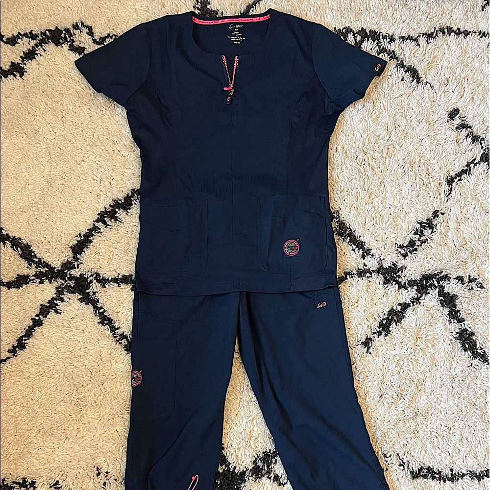 Koi lite scrub set